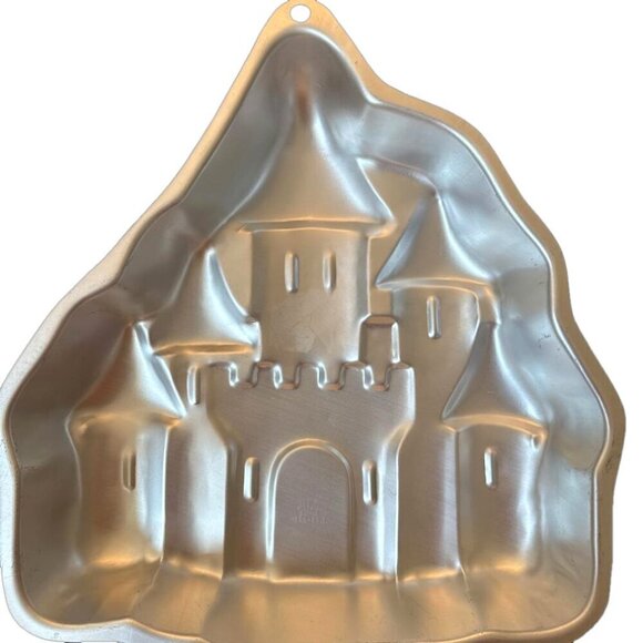 Wilton Vintage 1998 Enchanted Castle Cake Pan #2105-2031 - Picture 2 of 5